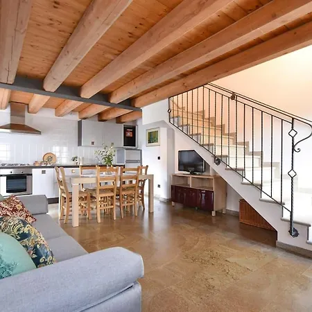 Calaone Wondeful Duplex Con Parcheggio X4 公寓
