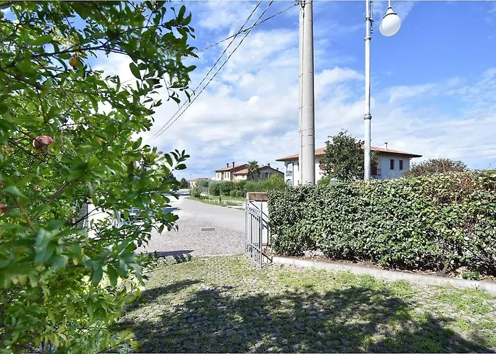 Guesthost - Calaone Wondeful Duplex Con Parcheggio X4 アパート