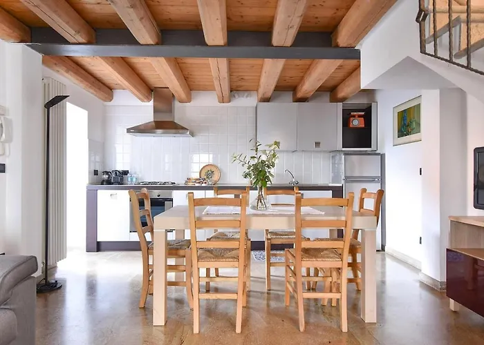 Guesthost - Calaone Wondeful Duplex Con Parcheggio X4 アパート *