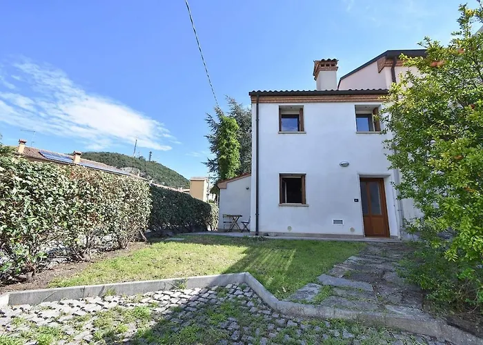 Guesthost - Calaone Wondeful Duplex Con Parcheggio X4 アパート Baone